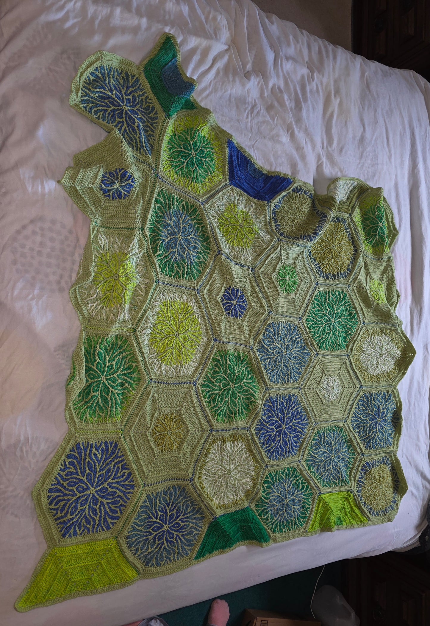 Handmade Crochet Afghan – Hexagon Flower Motif Design