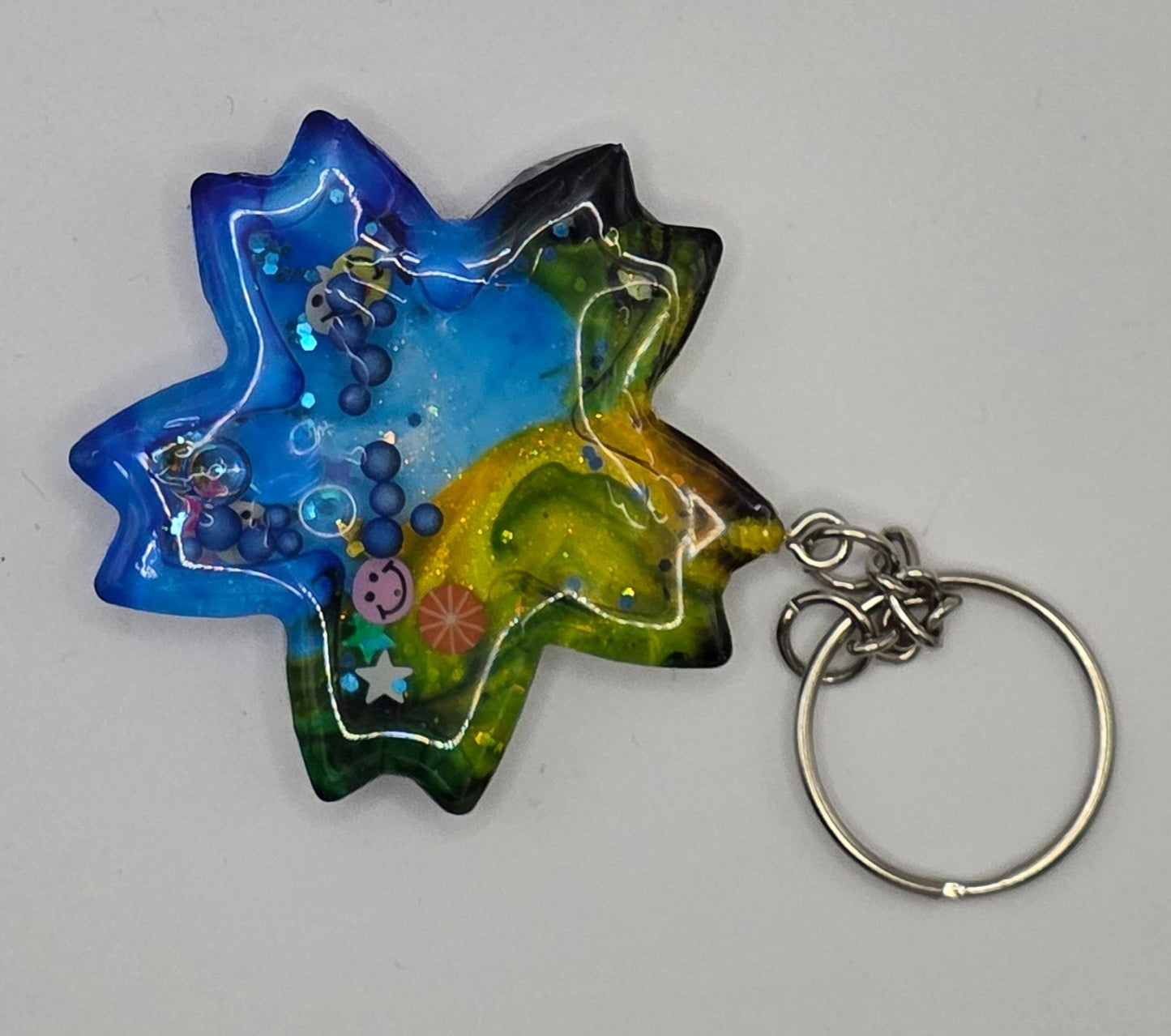 blue_yellow pointed star shaker front